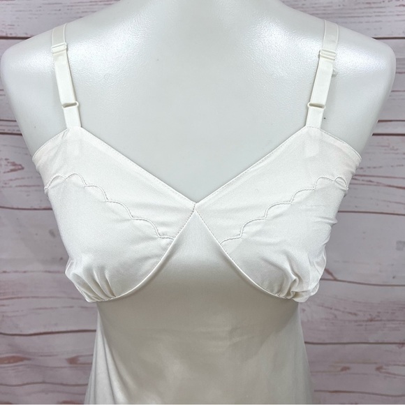 Vintage Richform Ivory Embroidered Scallop Trim Slip Dress Petticoat Retro - Picture 3 of 7